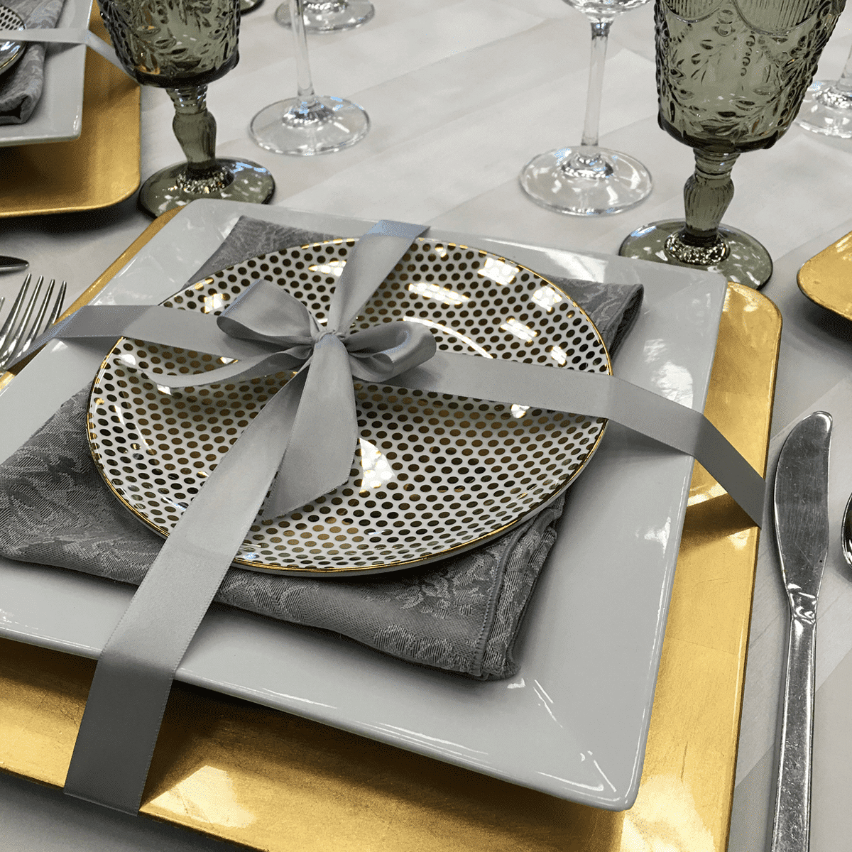 how to host christmas dinner celebrations party rentals how to host christmas dinner celebrations party rentals
