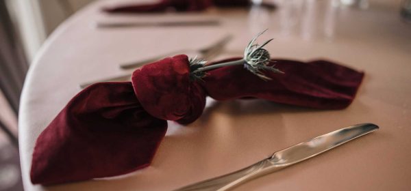 Burgundy and blush table linens